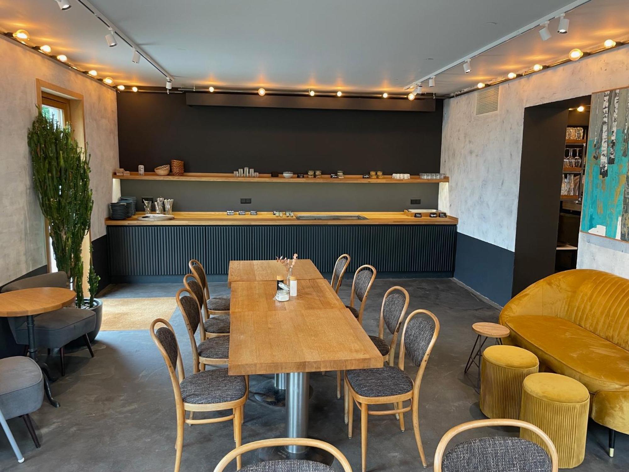 Hotel Tari Höchberg Екстериор снимка