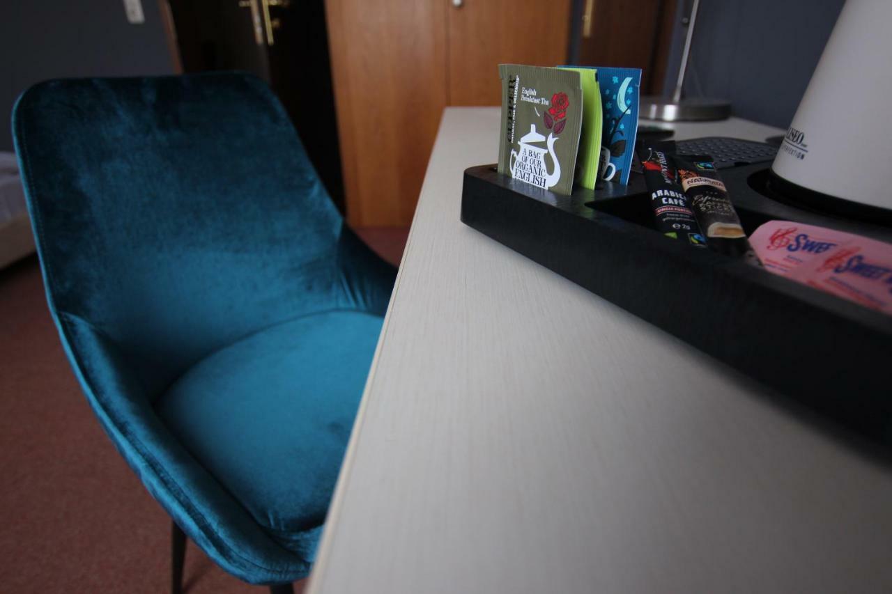 Hotel Tari Höchberg Екстериор снимка